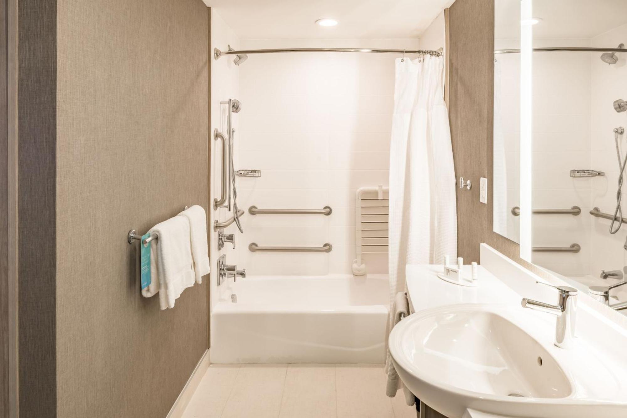 Springhill Suites Dallas Central Expressway Екстериор снимка