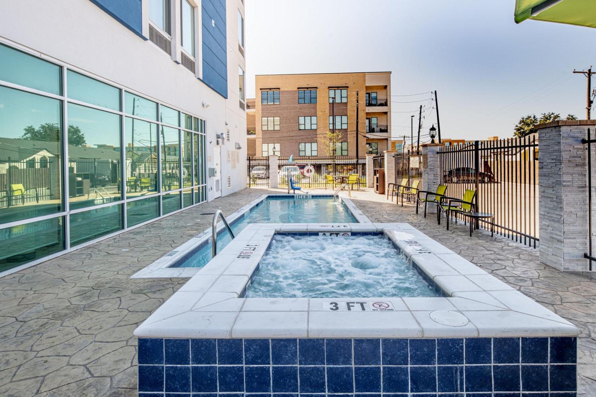 Springhill Suites Dallas Central Expressway Екстериор снимка